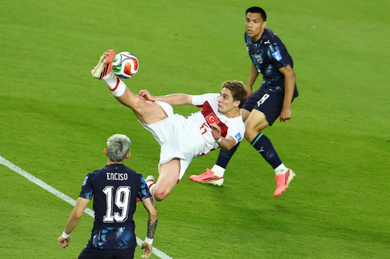 Ten-Man Paraguay Knocks Turkey Out of World Cup After Record-Breaking Goal